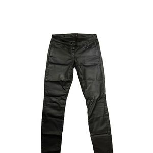 Faux leather - low rise- skinny pants